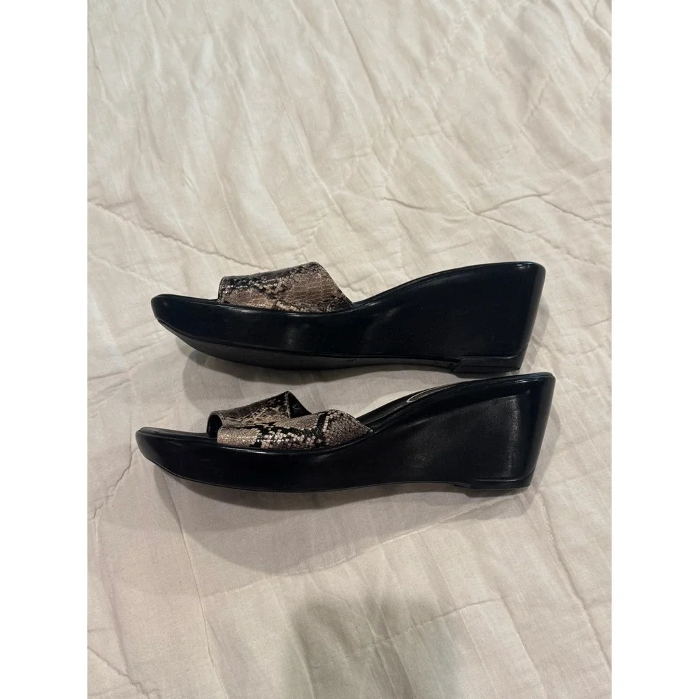 Athena Alexander Womens 8 Black Faux Snakeskin Platform Wedge‎ Slide Sandals